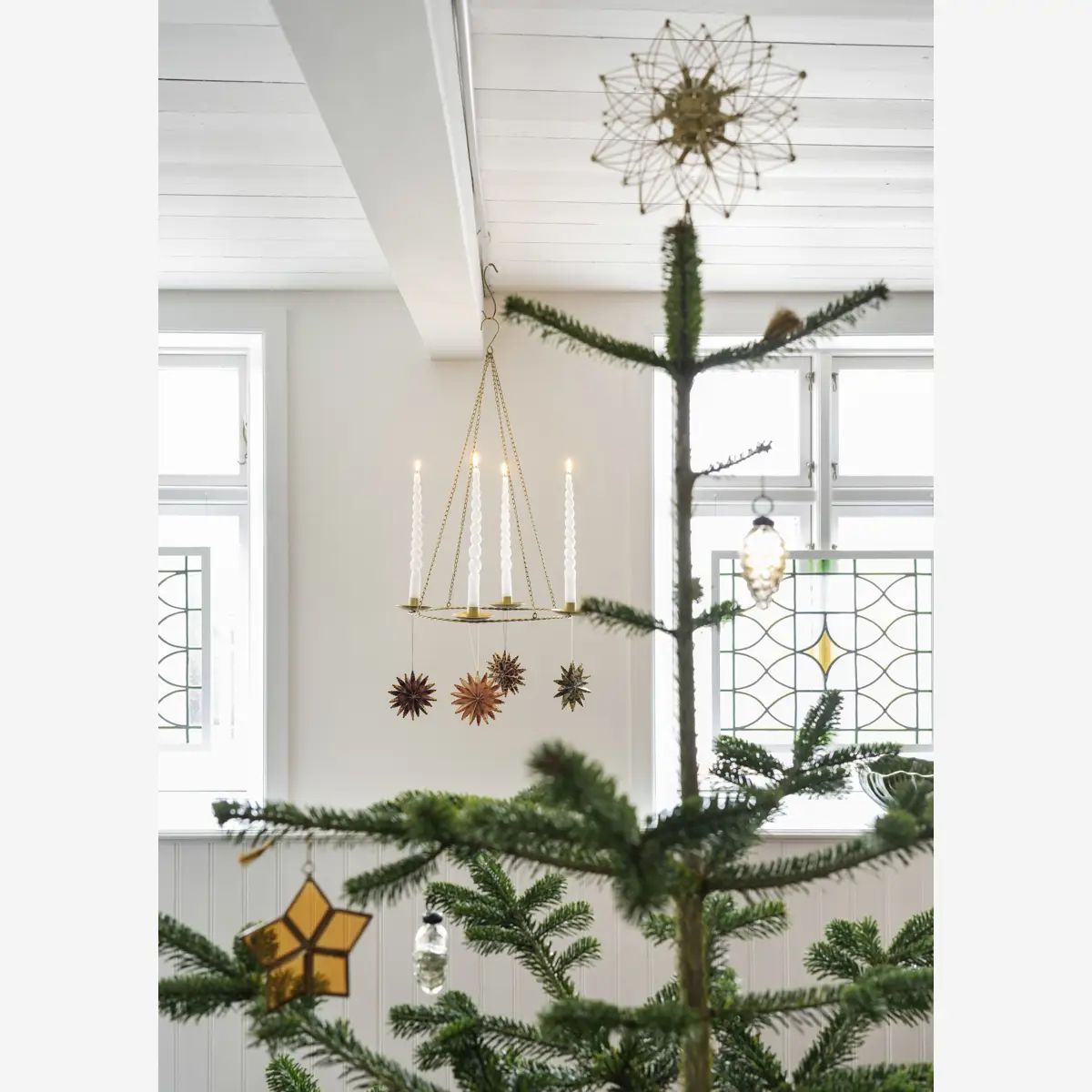 Madam stoltz hanging paper snowflakes 4st