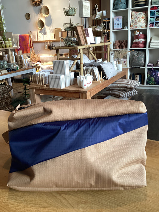 Susan Bijl the new bum bag camel navy M