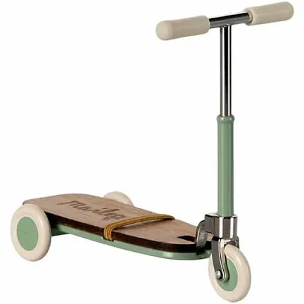 Maileg Kick board green mouse