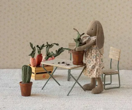 Maileg flower pot with plant miniature