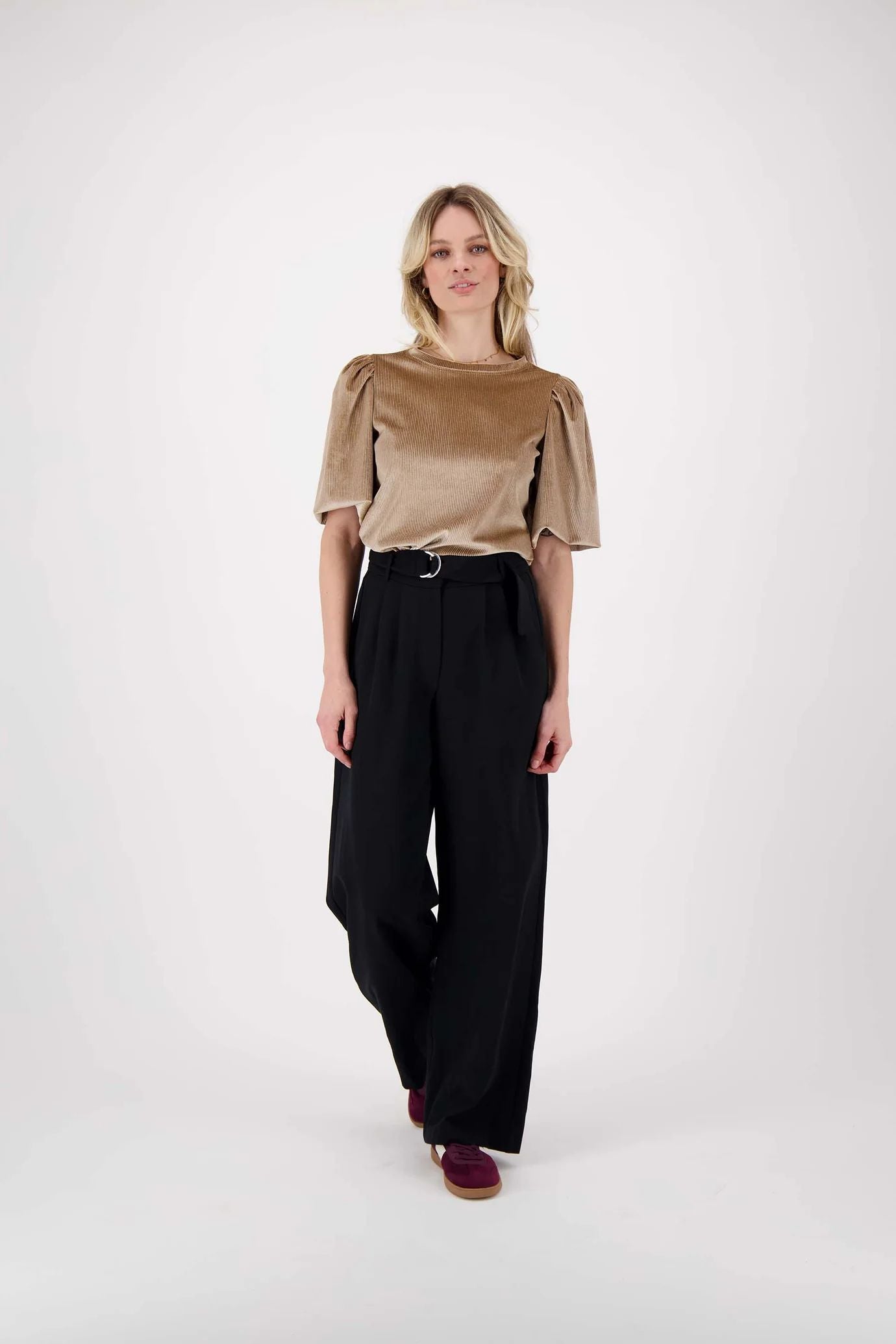Wijde broek met ceintuur zwart