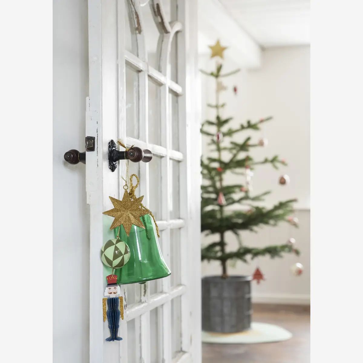 Madam stoltz hanging paper nutcrackers