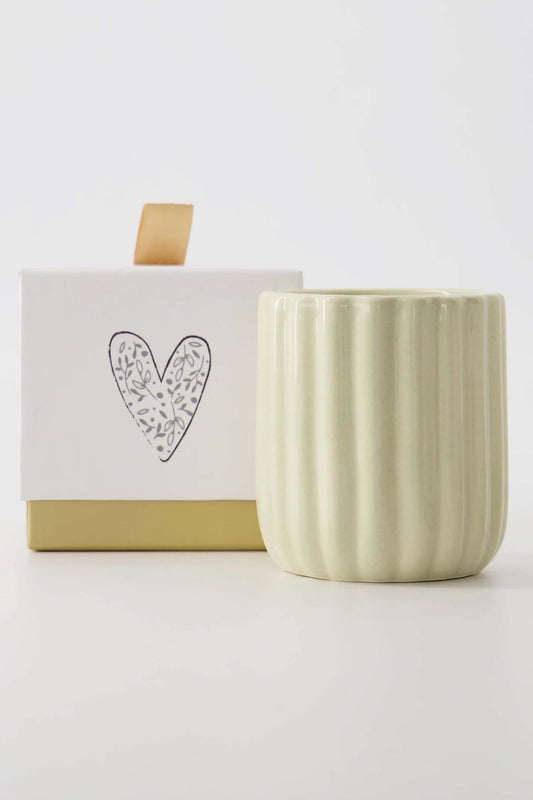 Geurkaars keramiek in doosje hartje beige