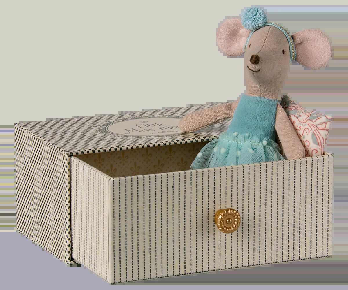 Maileg dance mouse in daybed little sister