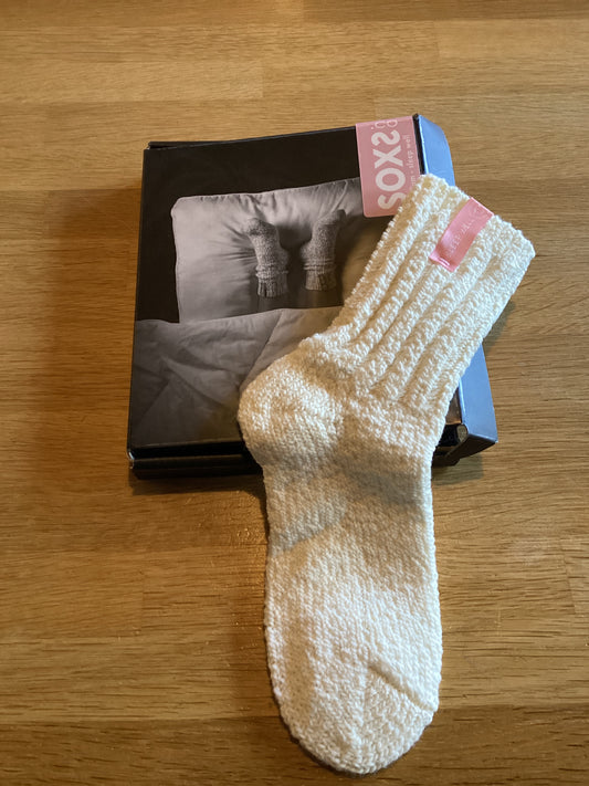 sox3629 SleepWell  medium  offwhite wol pink 34-36